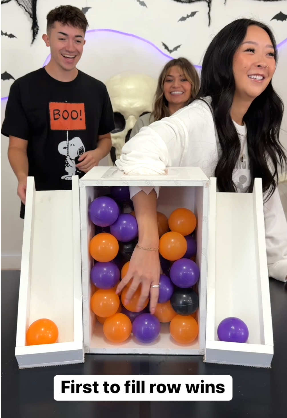 First to fill the row with a Twist! Boys vs Girls IB: @Family Fun Arcade #halloween #family #game