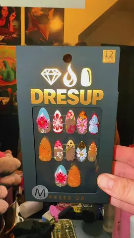 I seriously love these so much! @USDRES UP @dresupnails 
