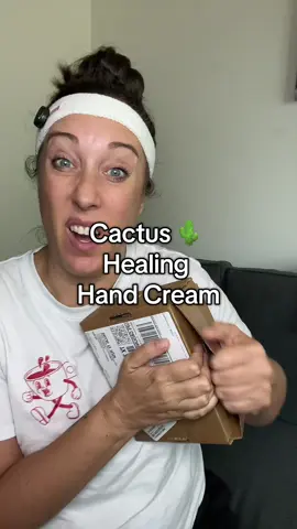 Cracked knuckles are the worst! 😣 #dryhands #crackedhands #handcream #nopalera #cactus 