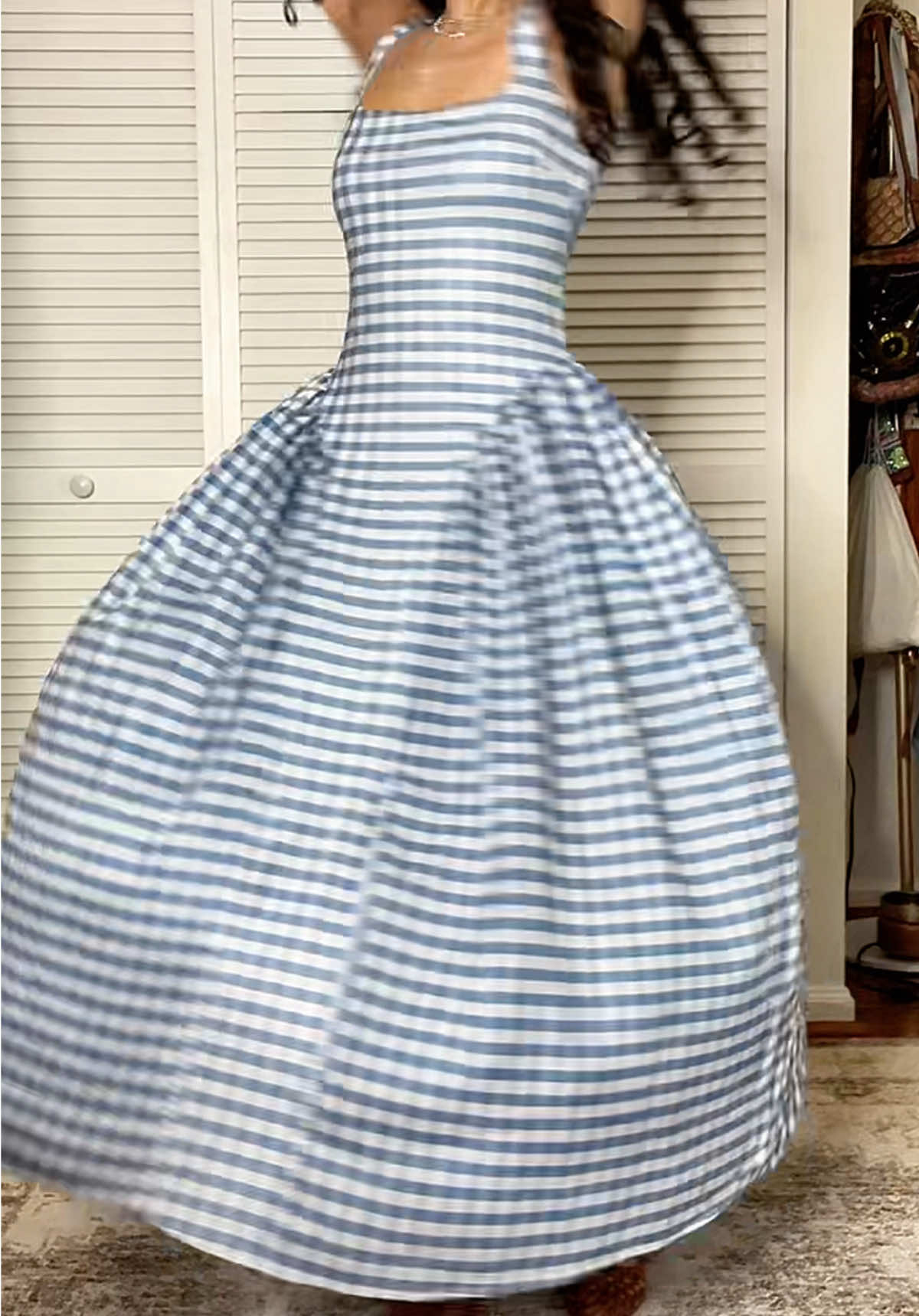 can yall tell i love a flowy dress? (and have no balance when spinning) #gingham #dress #plaid #blue #fallfashion 