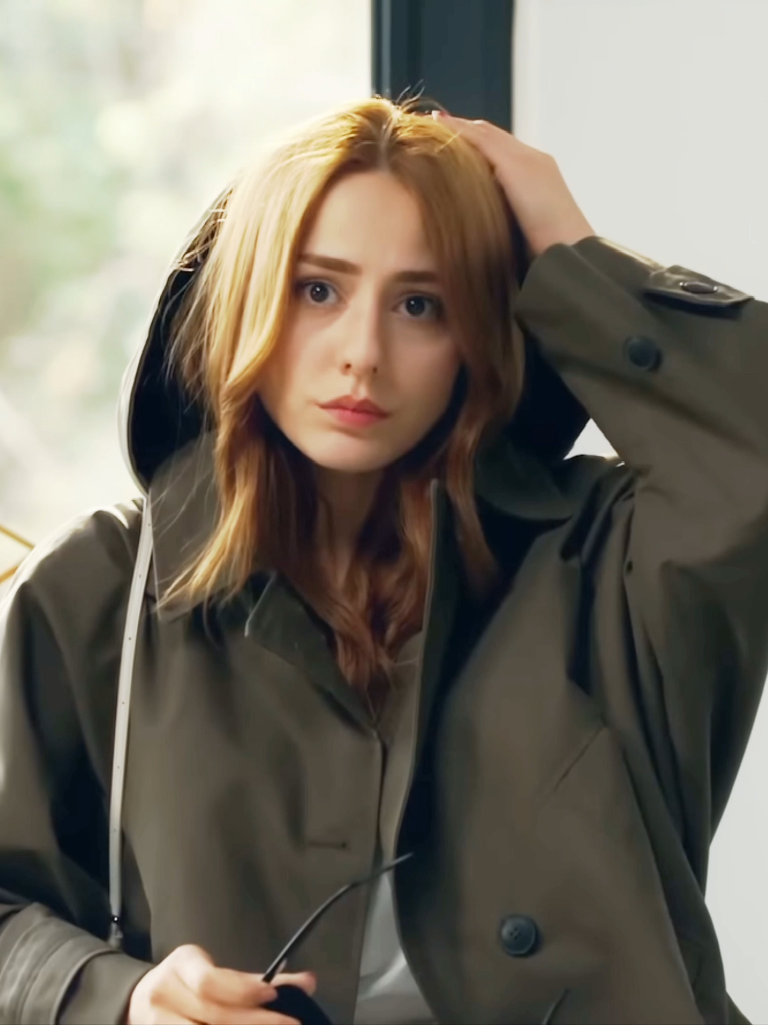 oh the transformation ❤️‍🔥 i cant wait for defne to remember that she's exactly azra. IT'LL SERVE SO HARD #aynadakiyabancı #simaybarlas #onurtuna #turkishseries #keşfet