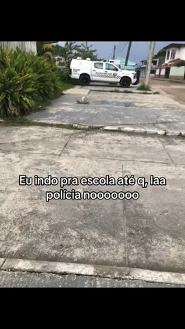 Lá polícia noooo #escola #policia 