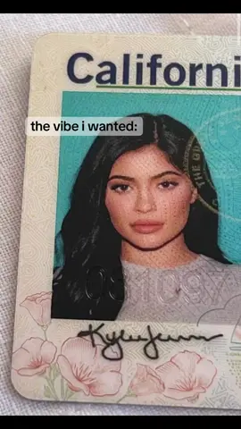 I’m kind of in love with my new ID picture!📸🙈 #passportmakeup #driverslicense #newlicense #idmakeup #passportphoto #fyp 