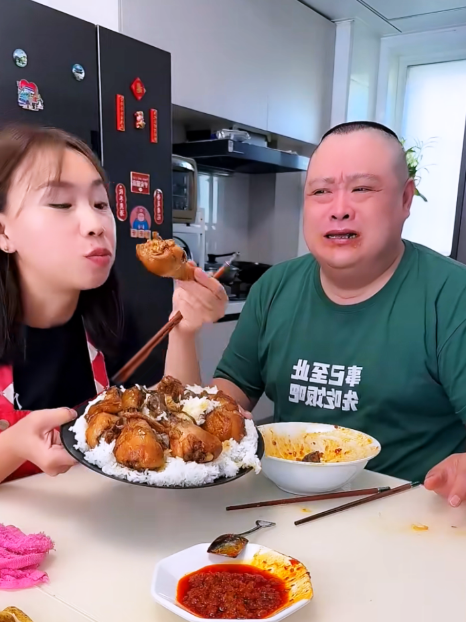 #funnycouple #eating #husbandandwife #husbandandwifechallenge 