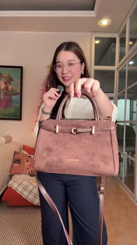 I really love my new handbag from mossdoom, ps not sponsored 😅 #handbag #mossdoombag #mossdoombags #slingbag 