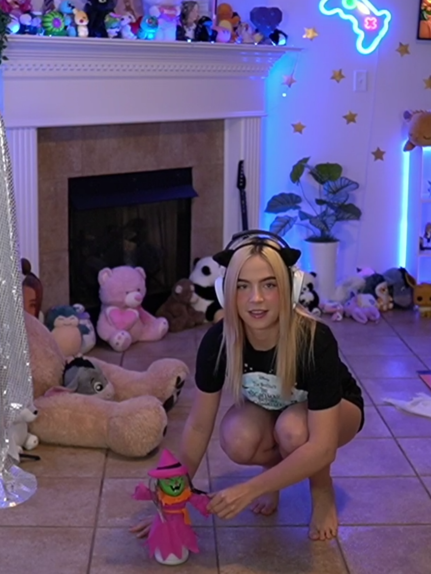 Una brujita #staryuuki en #twitch #decoracion #halloween #fyp 