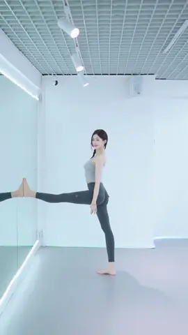 I choose mutation to become beautiful and thin #dance student #one-word horse #yoga pants #Xiaojia