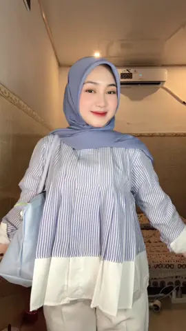 candu koleksi blouse strip biru 🩵🥿 #blouse #OOTD #kemejagaris 