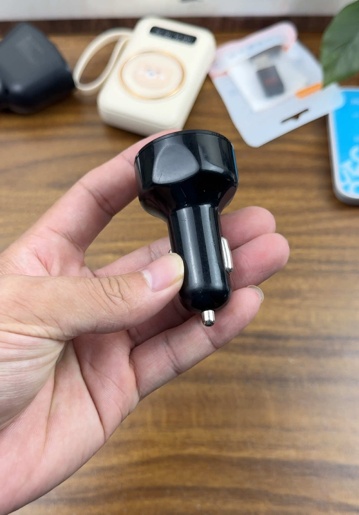 Tẩu sạc nhanh trên ô tô#TikTokAwardsVN #hanhstore_1 #docongnghe #dogiadung #phukiendienthoai 