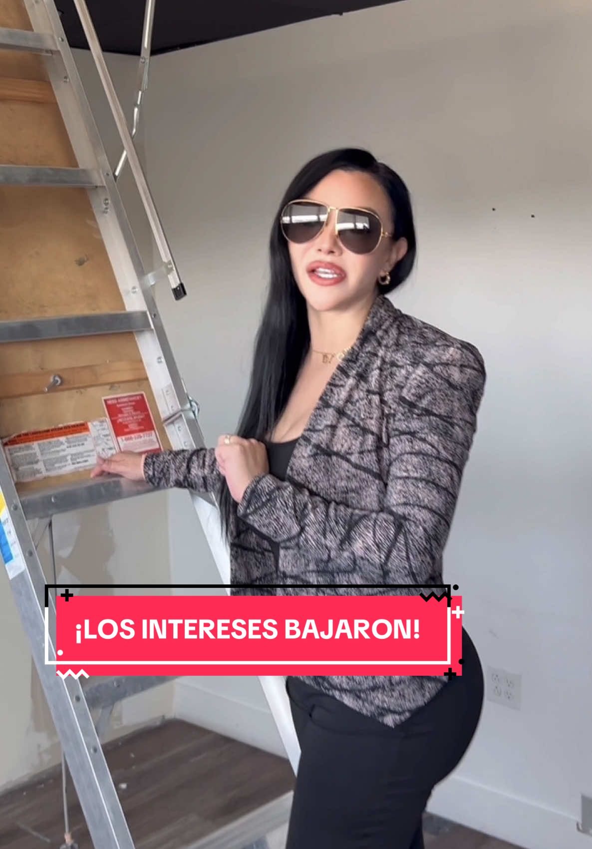 Con un HELOC puedes: ✅ Pagar deudas con intereses altos ✅ Invertir en tu negocio o remodelar tu casa ✅ Tener dinero disponible cuando lo necesites ✅ ¡Y dejar que tu casa trabaje para ti! #LaReynaDelCredito #HELOC #CreditoConValor #EquidadDeVivienda #FinanzasInteligentes 