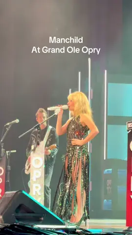 first time experiencing this song live! so good cannot wait for Nov 4th! @Sabrina Carpenter @Grand Ole Opry what a fun night #sabrina #manchild #grandoleopry #concert #nashville 