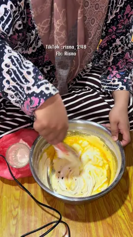 Bikin bolu sukade sama brownis crispy #risnajualankuekeliling 