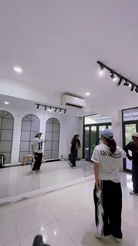 Nhảy lại sau bao ngày vắng bóng  #dance #dancingtime #tiktok  #dancing 