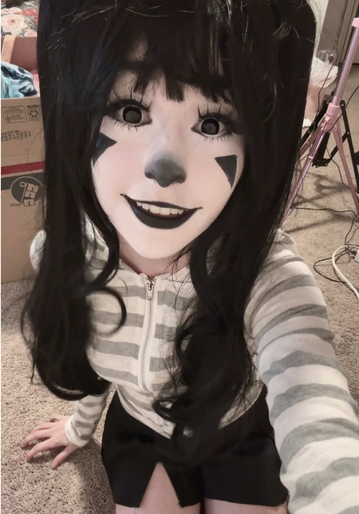 I had something completely different planned but this is the look I ended up with and I’m not mad #halloweenlook #clowngirl 