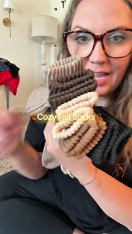 This pack of 5 cozy and comfy socks are perfect for Fall & Winter boots! #cozysocks #wintersocks #bootsocks #comfysocks #womenssocks 