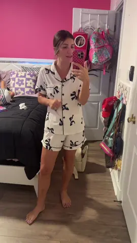 I like to feel cute when I go to bed #bowpajamas #tiktokshopfalldealsforyou #tiktokshoprestock #fallfreshness 