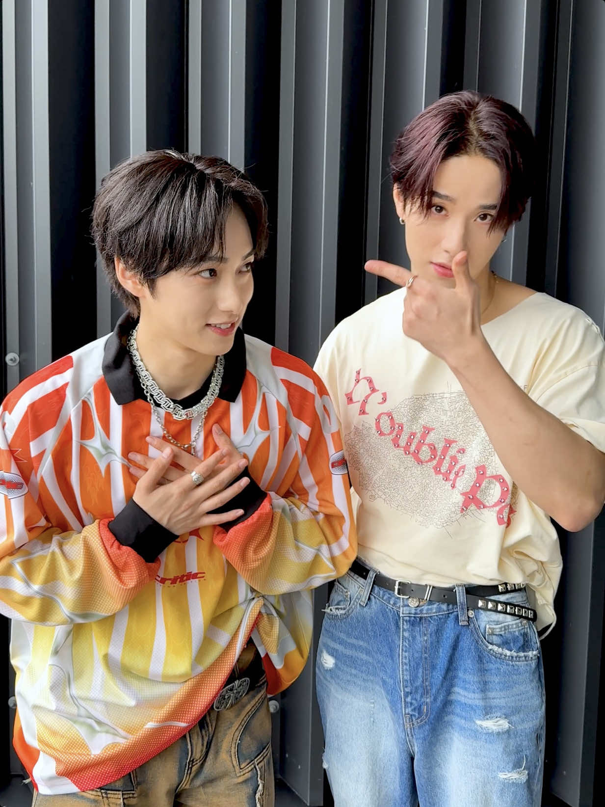 #JO1 | ' #HandzInMyPocket ' with #INI #尾崎匠海 さん ありがとうございました🧤 あれ…？ぜひ最後までご覧ください😂 𝐉𝐎𝟏 𝟏𝟎𝐓𝐇 𝐒𝐈𝐍𝐆𝐋𝐄 