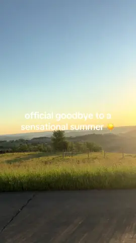 Drop ur favorite pic from this summer!  #goodbyesummer #summer2025 #ilovesummer 