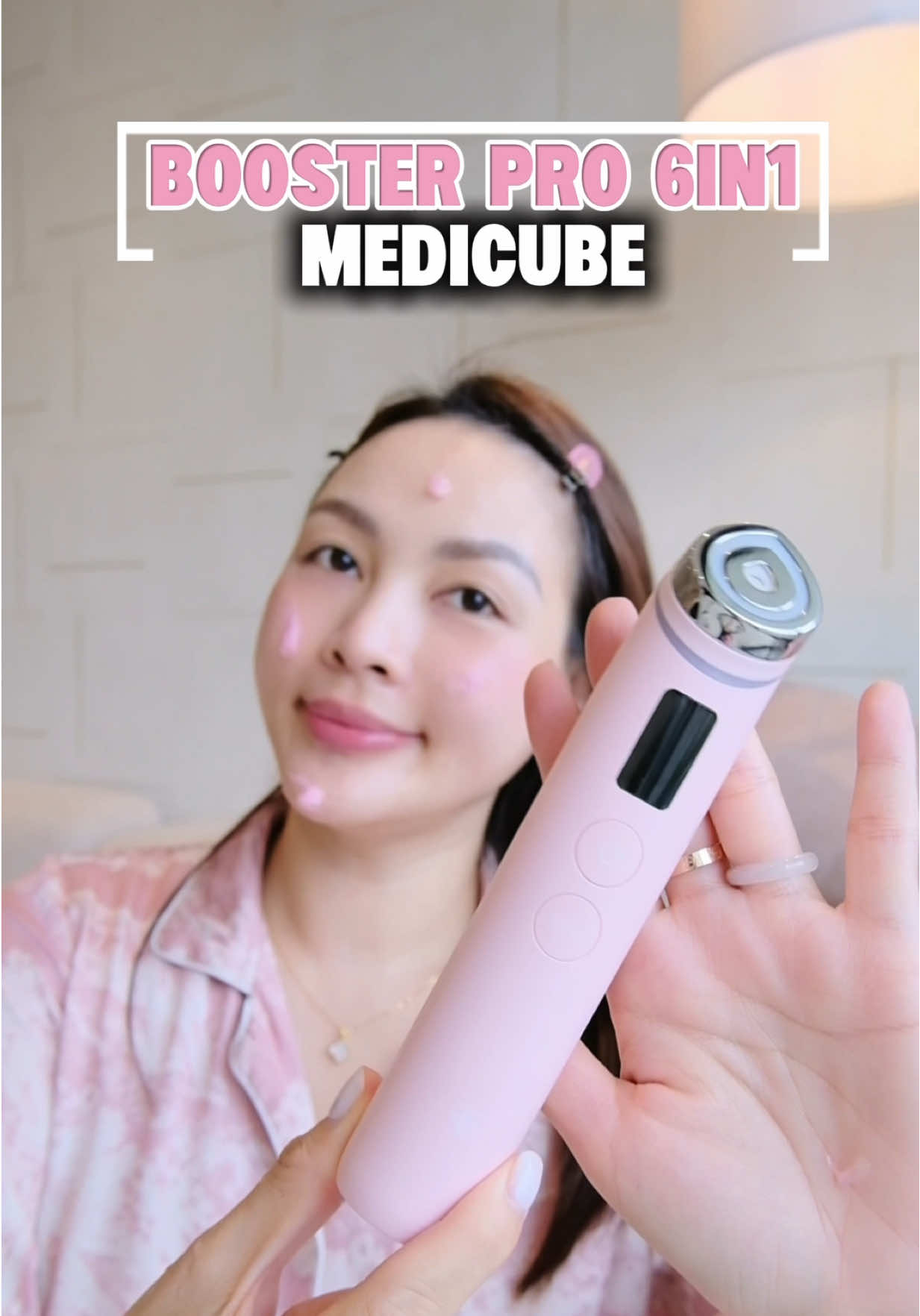 Mặt đang sưng, chảy xệ thì nhất định thử e máy Booster Pro 6in1 của #Medicube nha các nàng. Chăm xài là thấy cải thiện rõ luôn á #thietbilamdep #boosterpro #goclamdep #chamsocda 