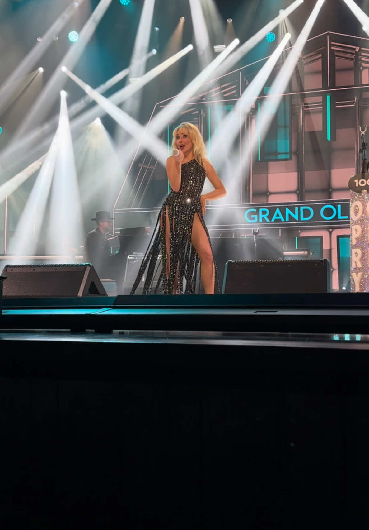 Sabrina Carpenter gracing the Grand Ole Opry stage with “Man Child” tonight! @Sabrina Carpenter #SabrinaCarpenter #GrandOleOpry