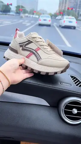 Sepatu fashion model terbaru sneakers wanita nyaman di pakai #foryou #fyp #ndriebae 
