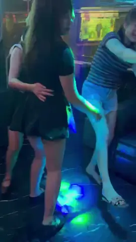 chị e mình cứ thế thôi