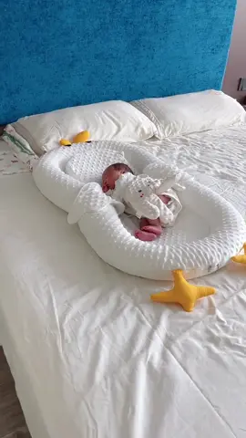 Bảo bối của các bà mẹ 🥰 ti sữa xong là ngủ ngoan lắm các cô chú ơi 🥰🥰🥰 #embedangyeu #TikTokAwardsVN #embecute #xuhuong #viral 