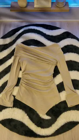 #kaoslenganpanjang #OOTD #outfitwanita #outfit #outfitideas 