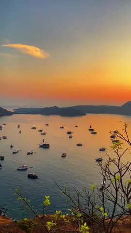 Pualau padar sunrise#padarisland 