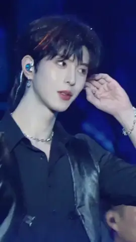 cam thường!! là chưa qua chỉnh sửa gì đó!!! ba bảo QQ không hề ăn ảnh là sự thật😭ảnh động và vid đẹp hơn nhiều, trời oiii nam đát kỷ của Hoàng Tinh😭😭😭😭 #星邱 #kipukaqiu #qiudingjie #khaudinhkiet #fyp 