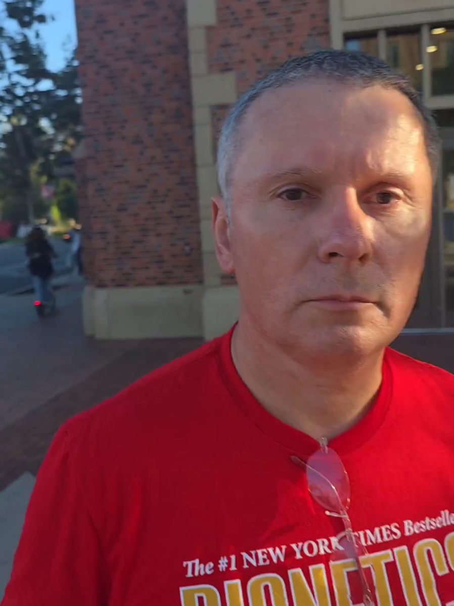 When I told Shannon why shes not in Hollywood. When she was recruiting at USC. Then this #Scientology who looks like Michael Myers or Puting trying to start something with me. #shannonscientology #cutse #putin #michaelmyers 
