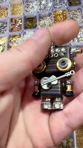 It's an old style; I've been busy designing new styles lately.#punkxbot #handmade #custom #punk #DIYRobot 