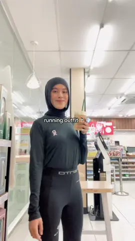 ayoo samaan outfit running 😬😬😬🫰🏻 #fyp #fitchek #outfitrunning 