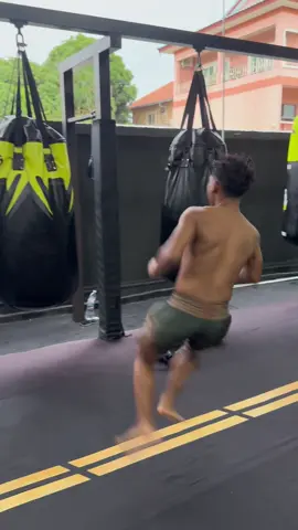 @Ponlapad Wuthiroj 😂😂😂