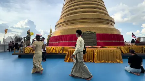 เทศกาลจารึกชื่อนามสกุลบนผ้าแดง เพื่อใช้ห่มเจดีย์ภูเขาทองในวันที่ 29 ตุลาคมเริ่มขึ้นแล้ว 7-29 ตุลาคมนี้ ที่วัดสระเกศราชวรวิหาร กรุงเทพมหานคร
