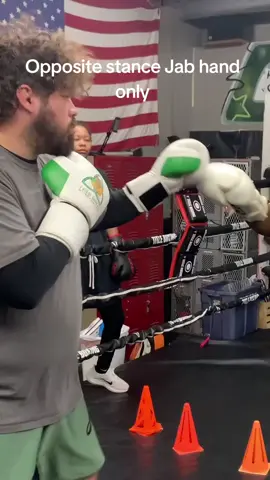 Can't go outside of the small area, the goal of this drill is to learn to navigate in small space #follow #following #foryou #boxing 