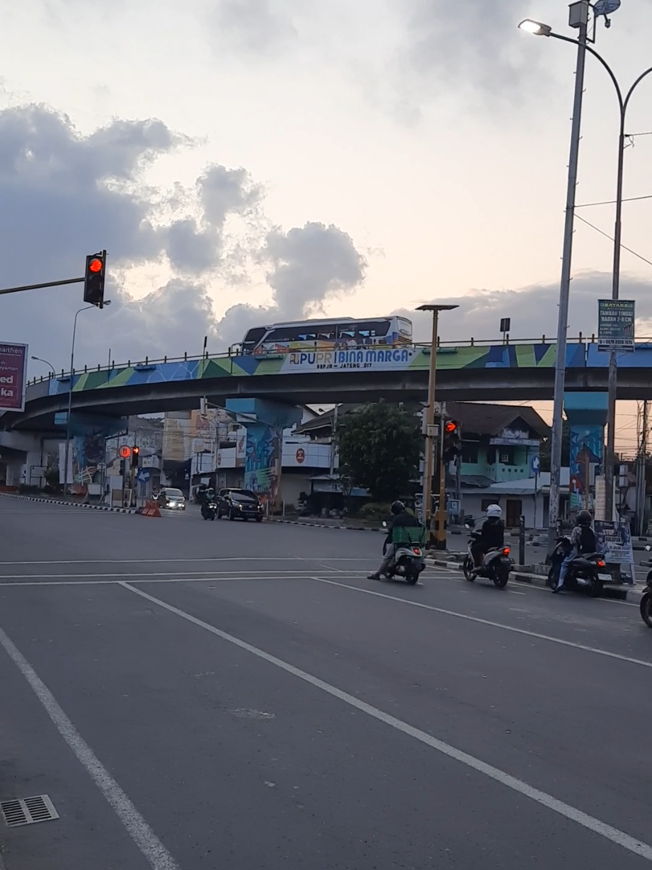 Sudut JOGJA #jembatanlayangjanti #jogjaistimewa #explorejogja #jogjahits #jogjavibes 