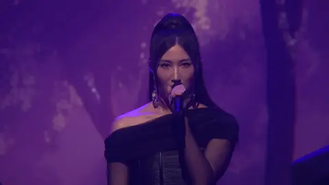 FULL LIVE PERFORMANCE OF GOLDEN BY @ejae_k @REI AMI @audreynuna ON THE TONIGHT SHOW WITH JIMMY FALLON #kpopdemonhunters #ejae #audreynuna #reiami #huntrx 
