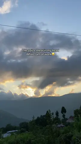 Yes, run away😂 #fypシ゚viral #bhutanese #foryoupage #dorjitshomo #thinleypositive 