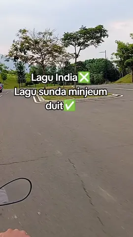 Aya-aya wae lagu teh 🤣🤭 #lagusundaviral #liriklagusunda #Laguindiaviral