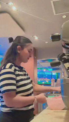 DJ Chunu is here guys 😁🤣#barista #coffeetiktok #coffee #pizzaexpress 