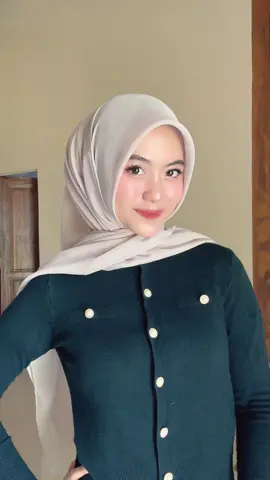 Jangan ngaku Paris Japan Holic kalau belum punya koleksi Paris Japan @Kalishaofficial trend model hijab boleh berganti, tapihijab basic Paris Japan selalu juaranya. Hijab sejuta gaya,gampang di bentuk, ringan & adem dipakai seharian😍🥇💗 #ParisHannaKalisha #BacktoBasic #HijabSejutaGaya