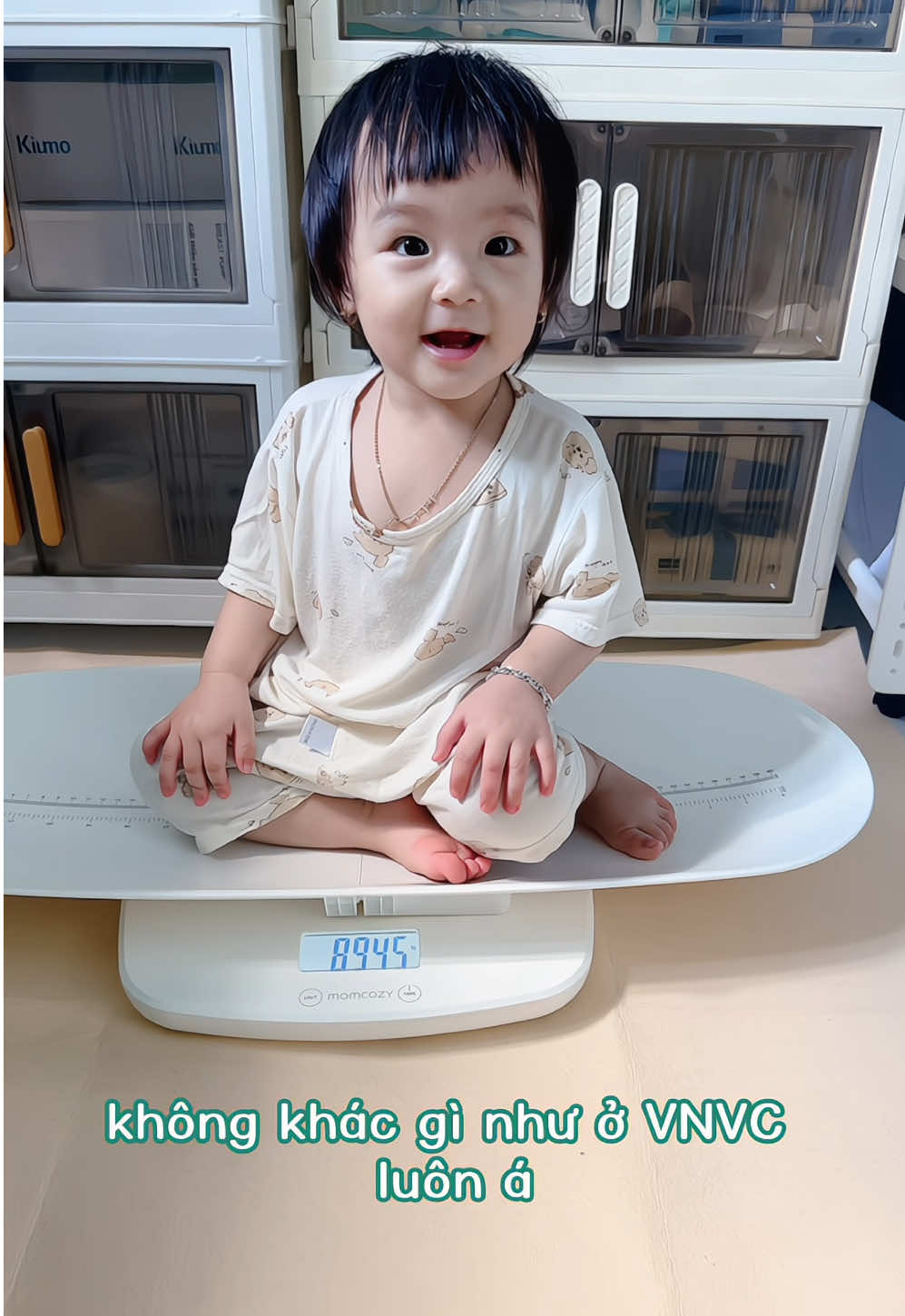 Cần gì chờ đi tiêm mới đo cân nặng được ☺️ #momcozy#candientuthongminh #candientuchobe#xhtt 
