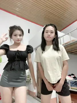 Mỗi đứa 1 điệu:)) #fyp #xhtiktok 