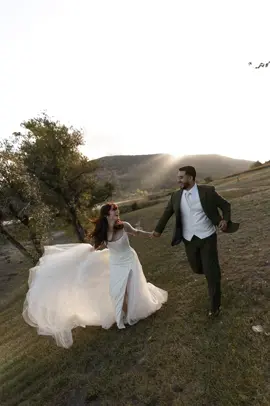 Ese día nos estábamos congelando, no habíamos comido nada en horas, y manejamos alrededor de 3-4hrs todo valió la pena💍🤍 #couple  #wedding 