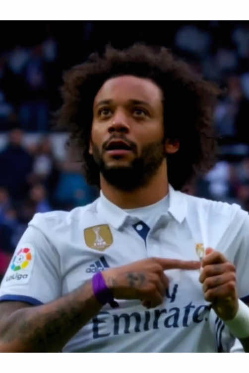Marcelo’s IQ is 200! 🧠 The most disrespectful skill you’ll see all day. 🥶 #marcelo #football #realmadrid #skillmoves #footballedit