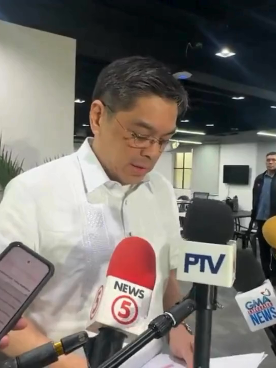WATCH: ICI requests DOJ to issue Immigration Lookout Bulletin Order (ILBO) against several congressmen and senators. ICI also subpoenas former Rep. Zaldy Co, through the Secretary General, to appear before the committee next week. ICI also issued an invitation to Rep. Martin Romualdez to appear before the commission on October 14, 2025, Tuesday, and testify on the national budget insertions and involvement in DPWH flood control projects from the time he became speaker of the House. | via Joseph Morong/GMA Integrated News
