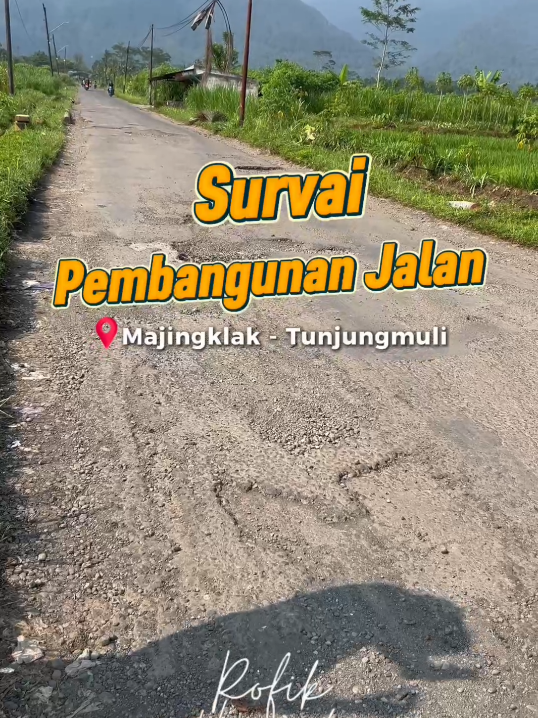 Sedulur Mas Rofik! Alhamdulillah, beberapa hari yang lalu, kami melakukan survai pembangunan jalan di Majingklak - Tunjungmuli. Anggaran sebanyak 16,3 Miliar dialokasikan untuk pembangunan jalan yang kurang lebih sepanjang 4 Kilometer ini berkat perjuangan Bupati Purbalingga dan juga hasil aspirasi dari Pak Rofik Hananto. Semoga bermanfaat bagi masyarakat. 🤲 #rofikhananto #infrastruktur #jalan #purbalingga 