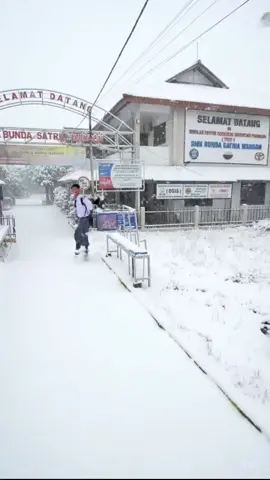 SMK Bunda Satria Wangon (videoai hanya buat hiburan) #smkbundasatriawangon  #wangon  #banyumas  #banyumasfootage  #trending 