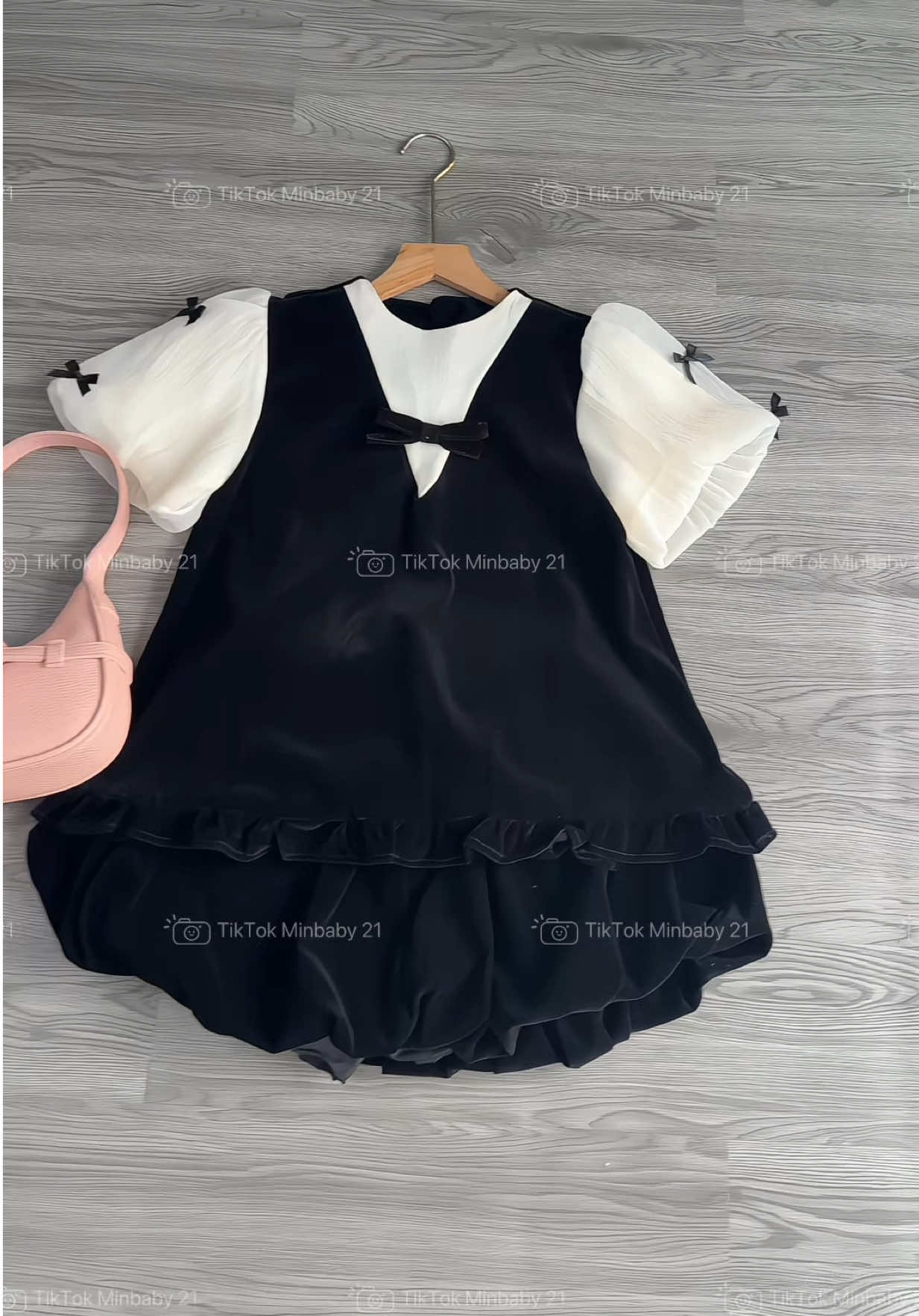 Set bộ áo chất nhung tay bồng đính nơ #setbonhung #setnhungtieuthu #setaotaybong#xuhuong#minbaby21 